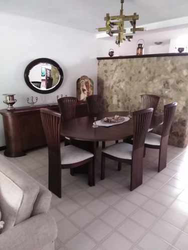 Se Vende Town House En Lomas De Prados Del Este