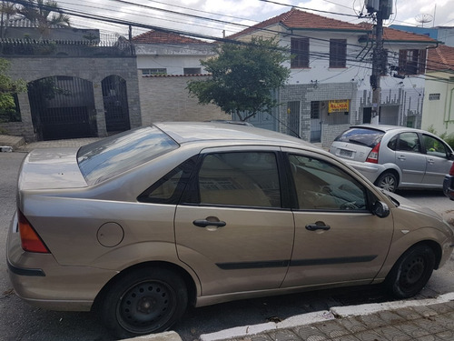 Ford Focus Sedan 1.6 Gl 4p