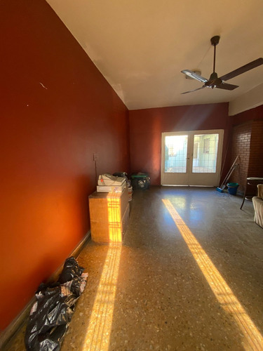 Imagen 6 de 18 de Casa 4 Amb En Venta En Lanus Oeste (110)