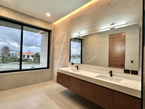 Casa En Venta En Cancun En Lagos Del Sol