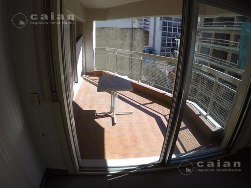 Excelente Semi Piso En Belgrano - Departamento De 4 Ambientes Con Cochera Fija Y Baulera