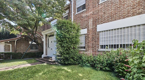 Casa De Estilo Con Doble Frente Jardin Y Garage En Belgrano R