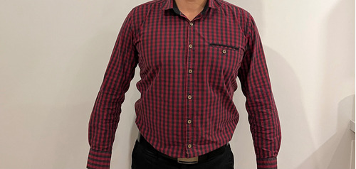 Camisa Oficina. Marca Louis Barton. Slim Fit. Talla L