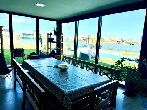 Venta - Casa Moderna Con Vista A La Laguna | Barrio Villalobos