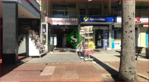 Venta De Local En La Peninsula, Buen Local Comercial.- Ref: 168037