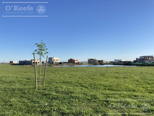 Imperdible Lote En Venta A Laguna En Barrio Villalobos - Hudson - Oportunidad.