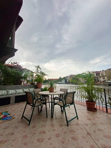 Imagen 11 de 12 de En Alquiler Th Con Terraza Y Balcon En Pueblo Viejo Pto La C