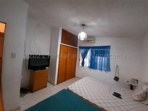 Imagen 12 de 20 de Julio Latouche Vende Casa La Esmeralda 22-7479 Jj35