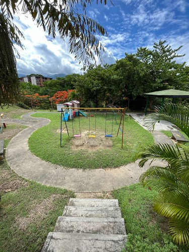 Venta De Town House Las Bonitas