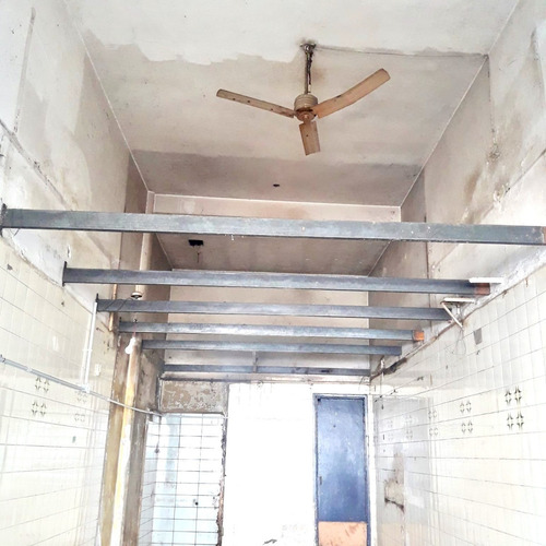 Imagen 3 de 7 de Zona Barrio Chino Local Comercial De Planta Libre Con Doble Altura