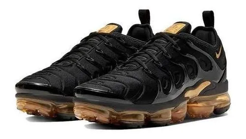 Gold nike vapormax plus hotsell