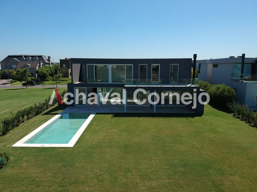 Imagen 19 de 30 de Golf Nordelta | Excelente Casa En Venta Con La Mejor Vista Al Golf