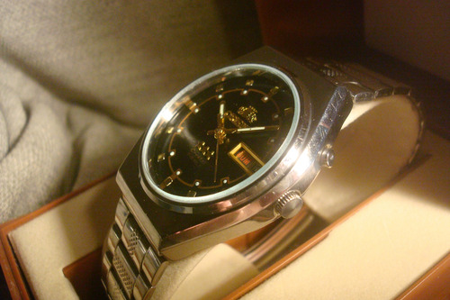 Bellisimo Reloj Orient Automatico 1970 Minimo Uso Unico Joya Acero Acero Negro Combinado Con Dorado (Usado)