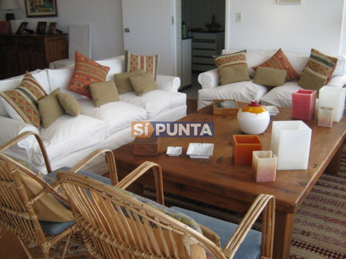 Imagen 3 de 11 de Apartamento En Brava, 3 Dormitorios *