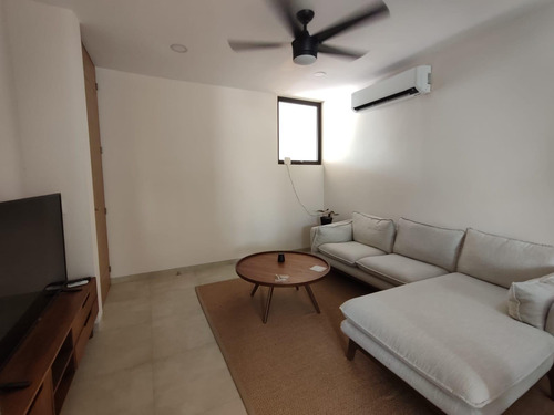 Casa En Venta Merida, Temozon Norte En Privada, Modelo Nardo Con Piscina, Entrega Inmediata.