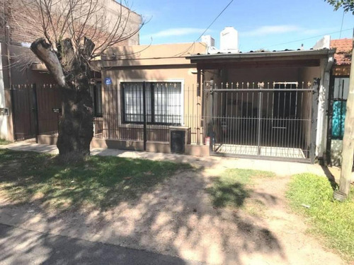 Imagen 3 de 19 de En Venta. Moderna Casa Totalmente Reciclada, 3 Dorm, Fondo L