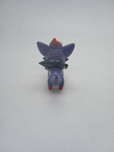 Figura De Pokémon Zorua Tomy (Usado)