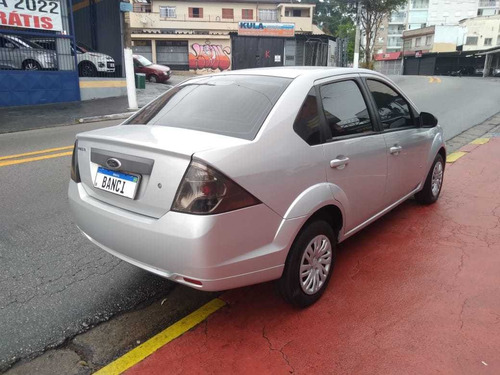 Imagem 5 de 10 de Ford Fiesta Sedan 2014 1.0 Rocam Se Plus Flex 4p