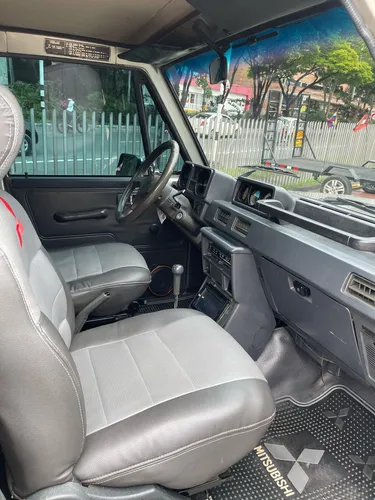 Mitsubishi Montero 2.6 L042 Lona