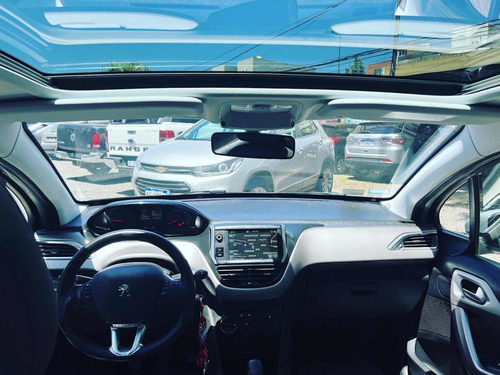 Imagen 8 de 9 de Peugeot 208 2018 1.6 Allure