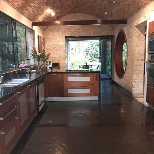 Imagen 7 de 25 de María Vende Espectacular Quinta En Hato Royal