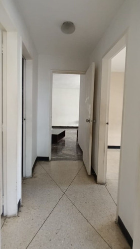 Apartamento En Venta En La Urb. Los Palos Grandes. Km