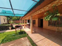 Comprar Vendo Casa En El Barrio Gobernación De Encarnación: 5 Habitaciones Y 3 Baños