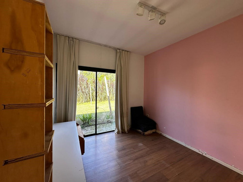 Casa En Venta En Santa Guadalupe, Pilar Del Este, Pilar