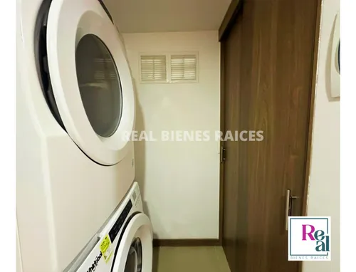 Se Vende Amplio Y Cómodo Apartamento En Unidad Cerrada.