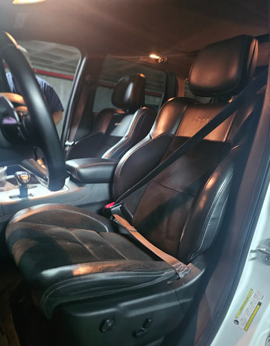 Jeep Grand Cherokee 6.4 Srt-8 Mt