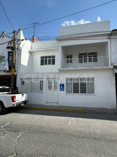 Casa En Venta En El Centro De San Juan Del Río, Querétaro.