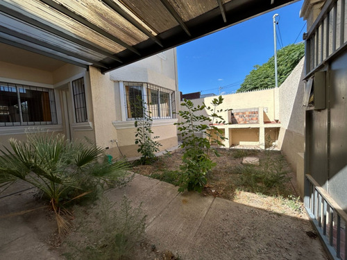 Dúplex En Venta De 2 Dormitorios C/ Cochera En Godoy Cruz