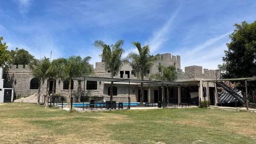 Quinta Salon De Fiestas - Venta Castillo