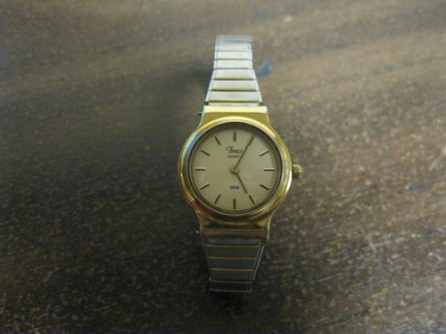 Timex Vintage Women's Watch Gold Tone Analog Quartz Move Ddv