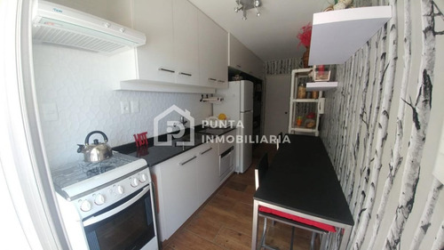 Imagen 7 de 12 de Apartamento De 2 Dormitorios Frente Al Mar En Venta, Playa Mansa