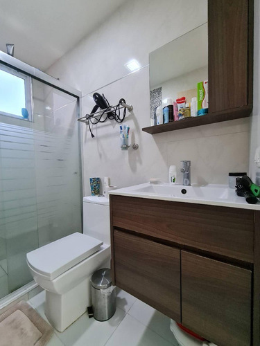 Imagen 13 de 14 de Venta De Exclusivo Apartamento En Mañongo Resd. Puerta Real.