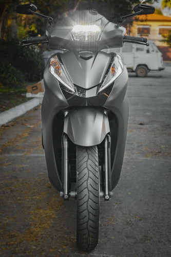 Imagem 5 de 10 de Scooter Honda Sh300i