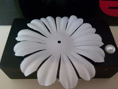 Imagen 3 de 3 de Flores De Tela Blanca Con Media Perla. Lea Antes De Ofertar!