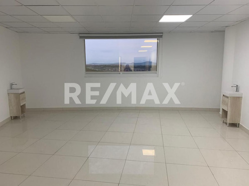 Consultorio - Comercial En Renta