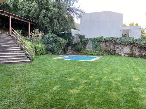 Estupenda Y Amplia Propiedad Recién Remodelada A Estrenar.