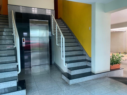 Imagen 10 de 28 de Apartamento En Evaristo Morales 3er Piso 256mts