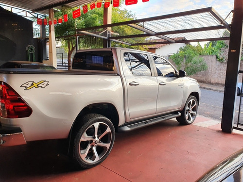 Toyota Hilux 2017 2.7 Srv Cab. Dupla 4x4 Flex Aut. 4p
