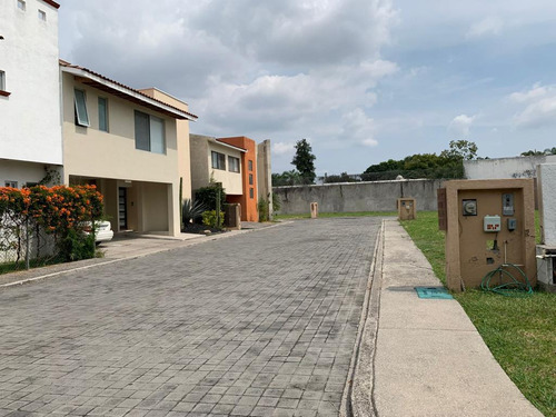 A Minutos De La Ex Hacienda De Cortes Lote Residencial Vigilancia