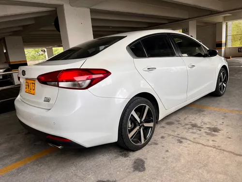 Kia CERATO PRO 1.6l Zenith At