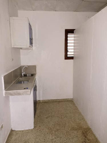 Alquiler Apartamento Estudio Ubicado En La Avenida Delgado, Gazcue, Santo Domingo