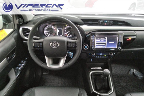 Imagen 9 de 14 de Toyota Hilux Srv 2.7 2023 0km