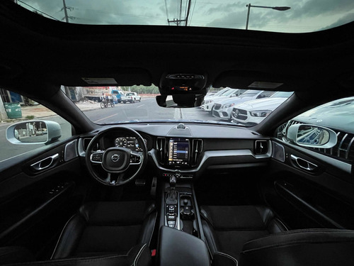 Imagen 9 de 15 de Volvo Xc60 T6 R Design Americano 2018