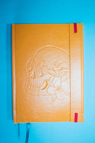 Cuaderno Artesanal  Gofrado Calavera A5 48 Hojas Lisas 150g