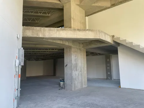 Local En Arriendo/venta En Chico Norte. Cod A1016063
