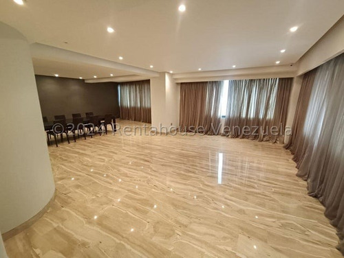 Exclusivo Y Lujoso Apartamento Frente A La Montaña. Amplios Espacios Entre Sala-comedor, Cocina Equipada Con Excelentes Acabados, Vigilancia Y Planta 100%.